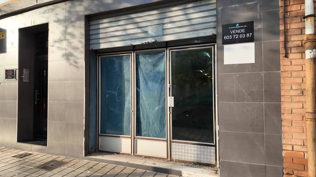 Local comercial en Venta en Avinguda del Doctor Clarà en Parque Ribalta - Plaza de Toros