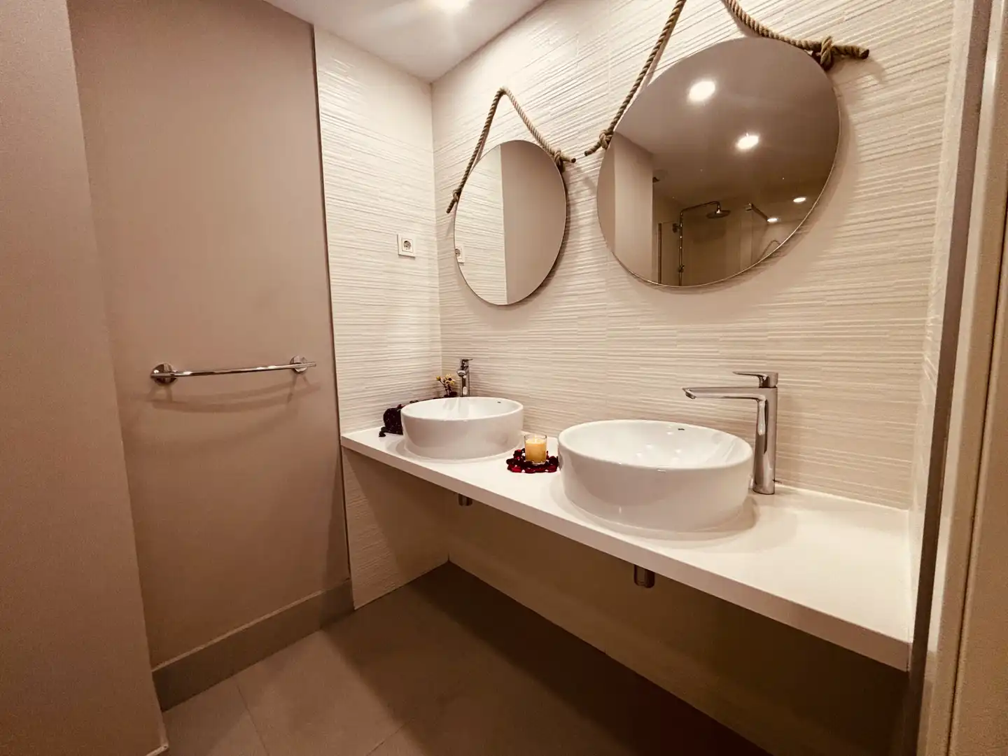 Baño de Piso en venta en Getafe con Aire acondicionado, Calefacción y Jardín privado