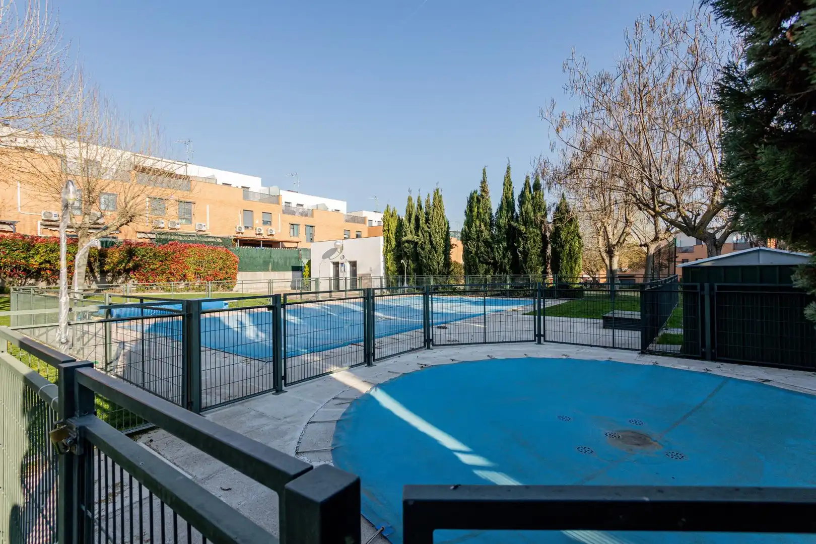 Piscina de Casa adosada en venda en Valdemoro amb Aire condicionat, Calefacció i Jardí privat
