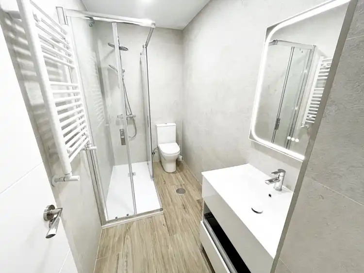 Bathroom of Flat for rent in Hoyo de Manzanares  with Heating, Private garden and Parquet flooring