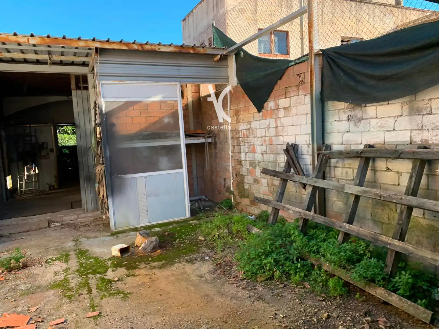 Exterior view of Industrial buildings for sale in Premià de Mar