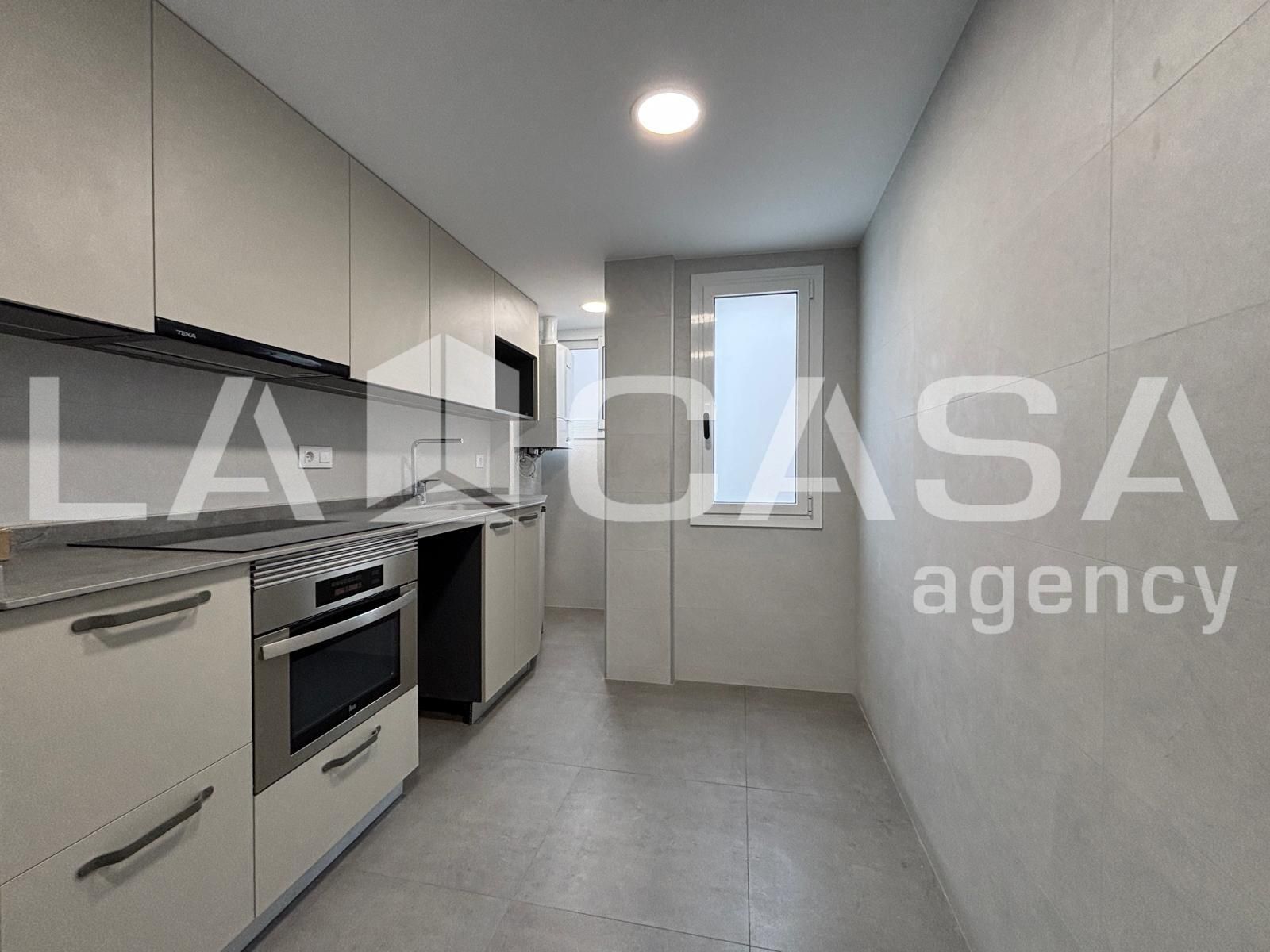 Cuina de Pis en venda en  Barcelona Capital amb Balcó