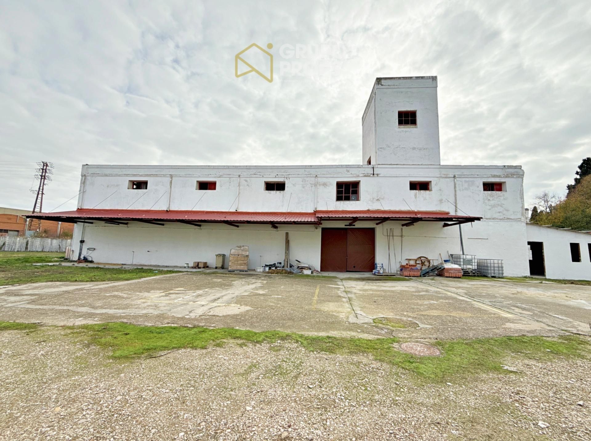 Vista exterior de Nave industrial en venta en Aranjuez