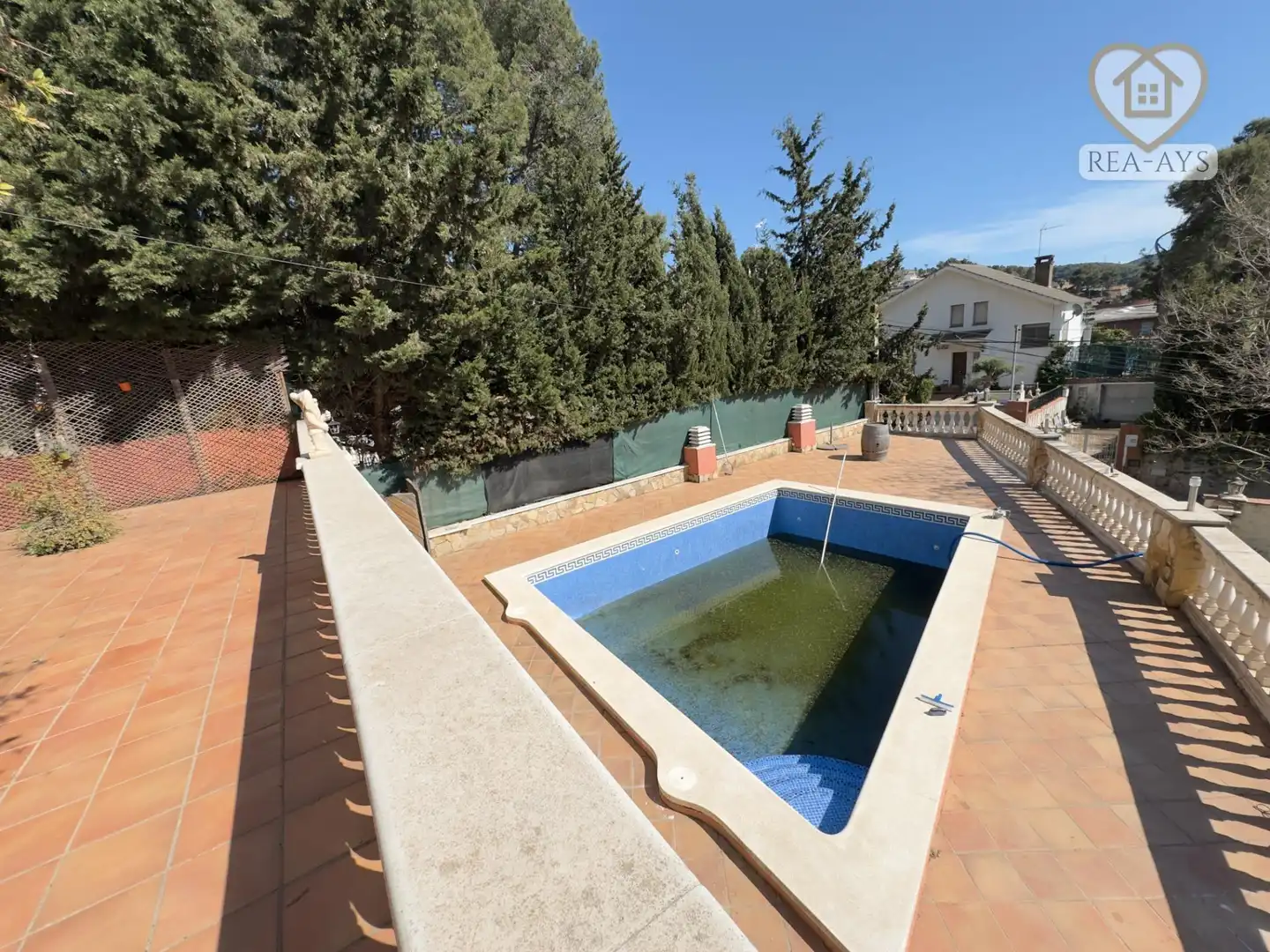 Piscina de Casa o xalet en venda en Vallirana amb Calefacció, Jardí privat i Terrassa