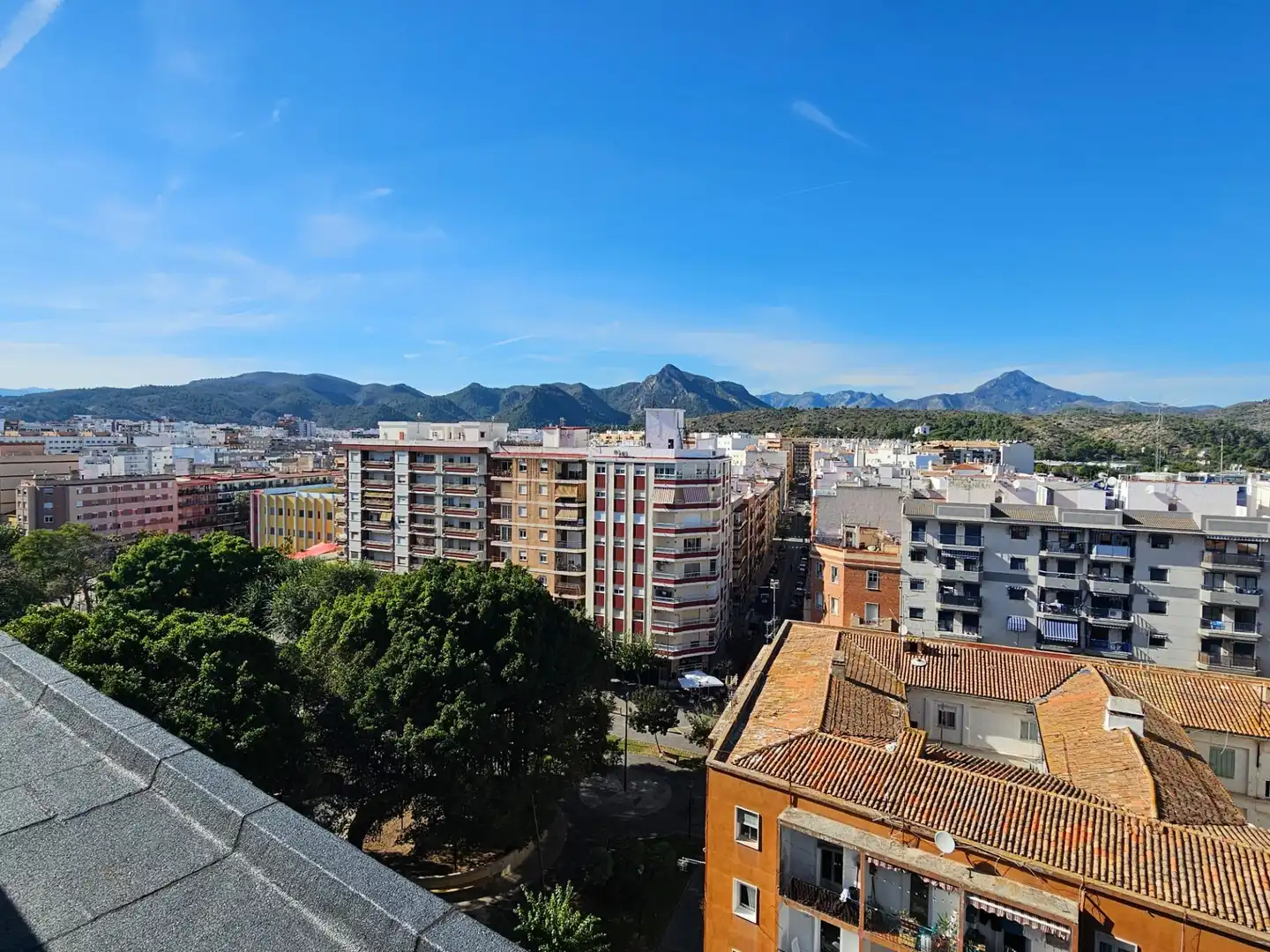 Vista exterior de Àtic en venda en Gandia amb Aire condicionat, Calefacció i Traster