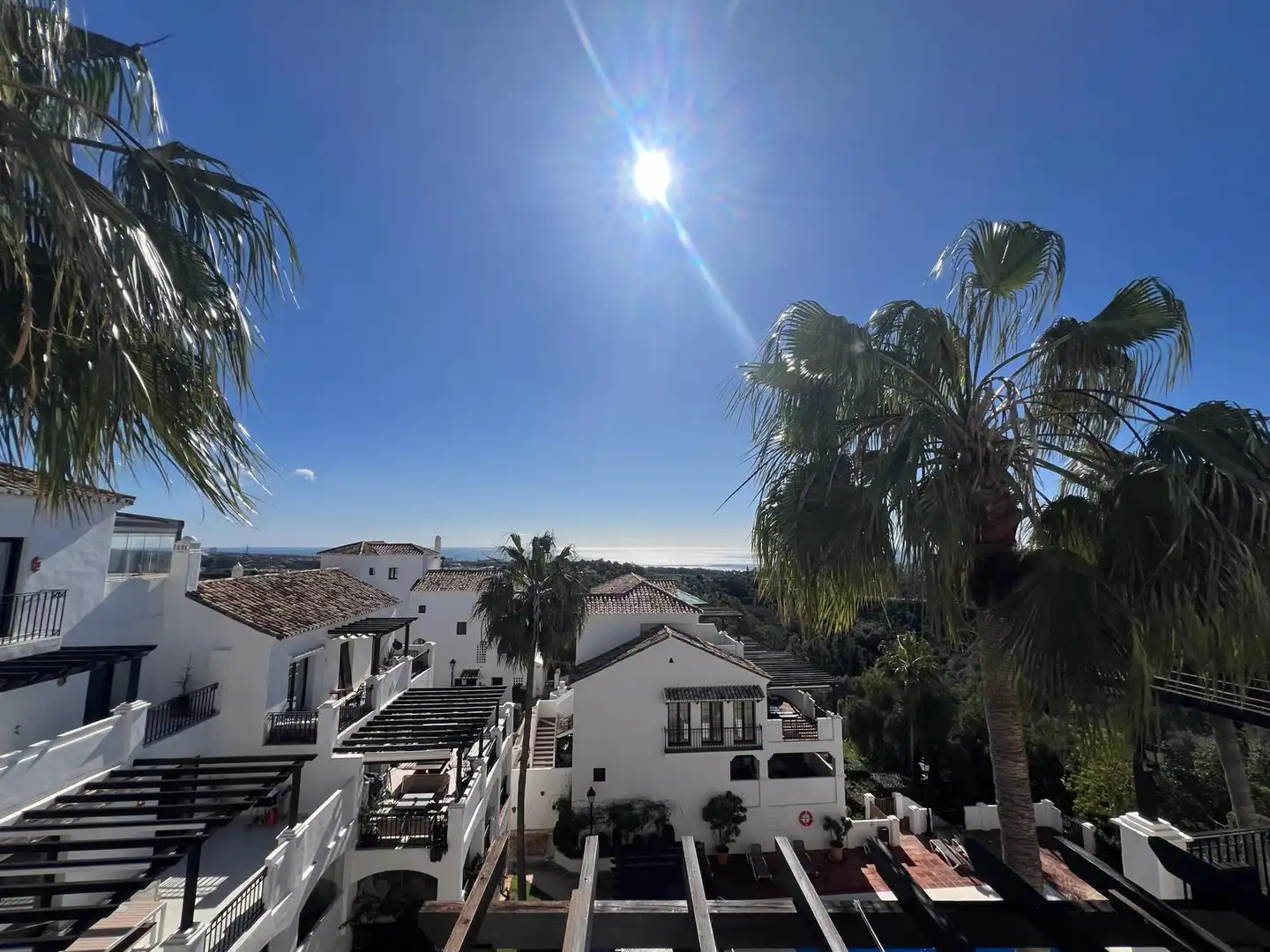 Vista exterior de Ático en venta en Marbella con Aire acondicionado, Calefacción y Terraza