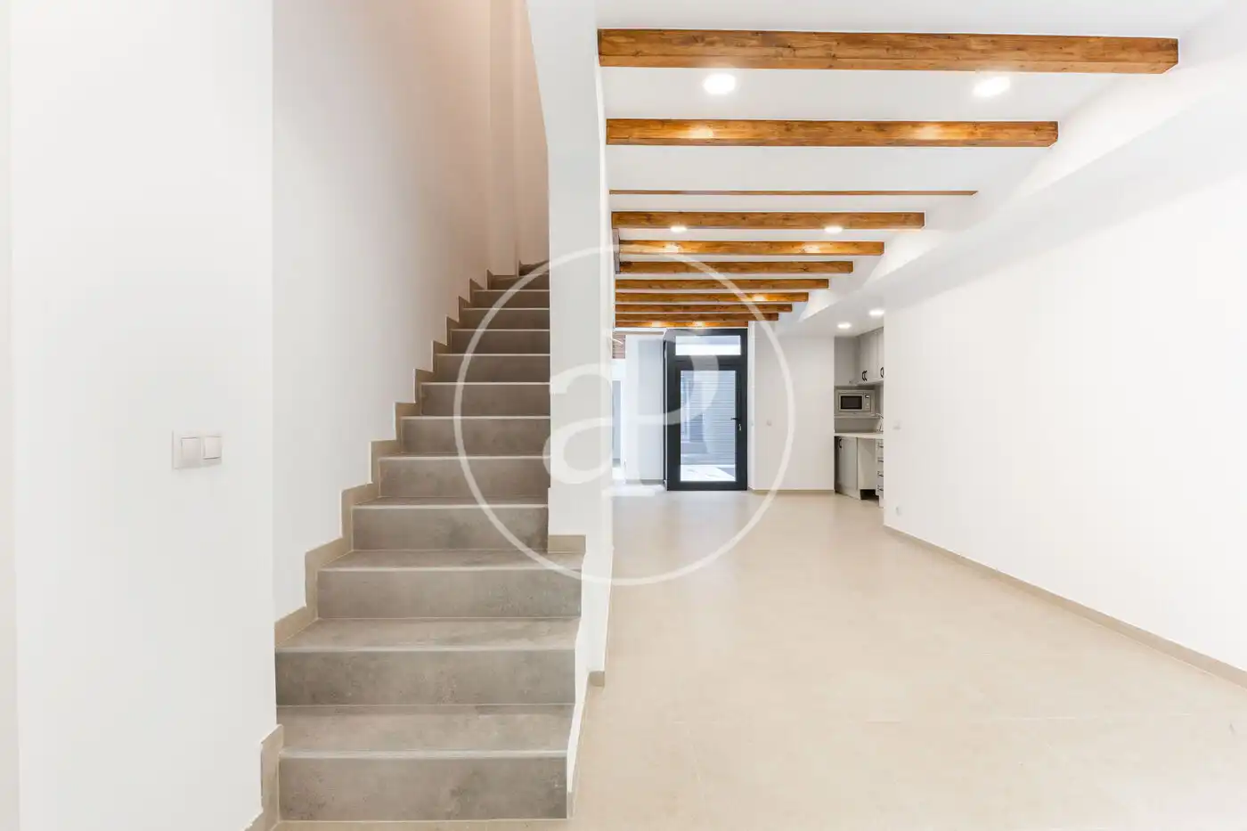 Loft zum Verkauf in Valencia mit Klimaanlage, Heizung und Terrasse