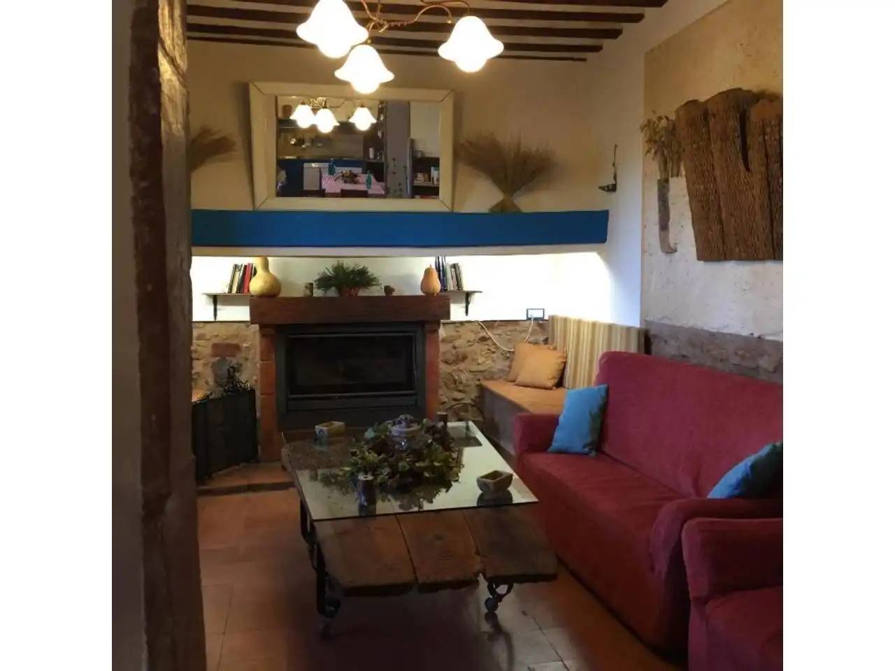 Sala de estar de Finca rústica en venta en Alhambra con Aire acondicionado, Calefacción y Jardín privado