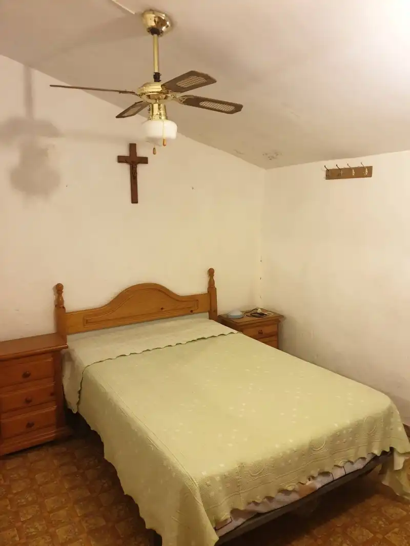 Dormitori de Casa o xalet en venda en Serradilla amb Aire condicionat, Jardí privat i Traster