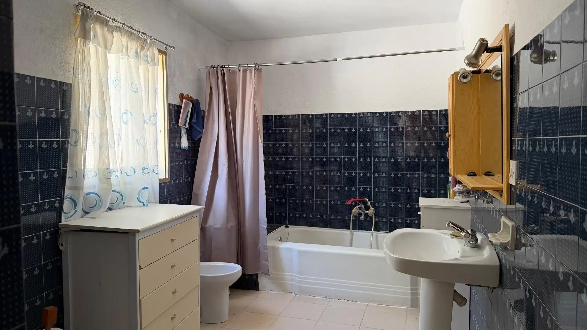 Baño de Finca rústica en venta en Cúllar