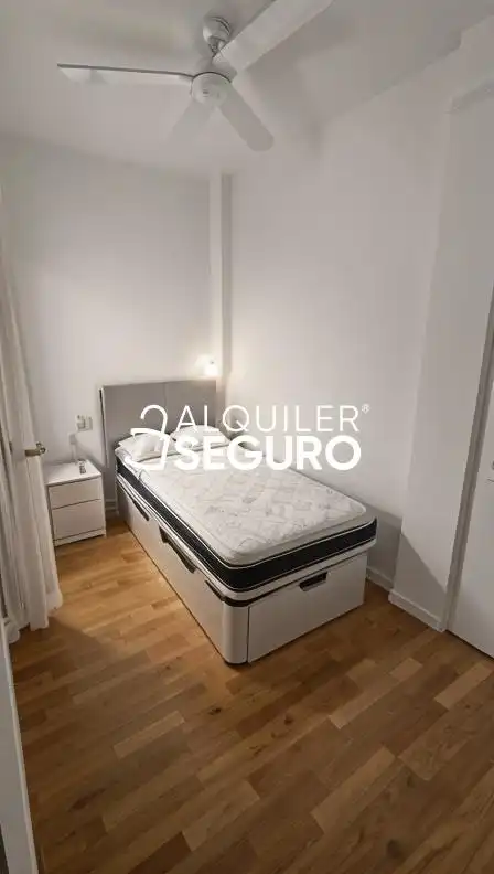 Bedroom of Flat for rent in Sanlúcar la Mayor  with Air Conditioner and Furnished