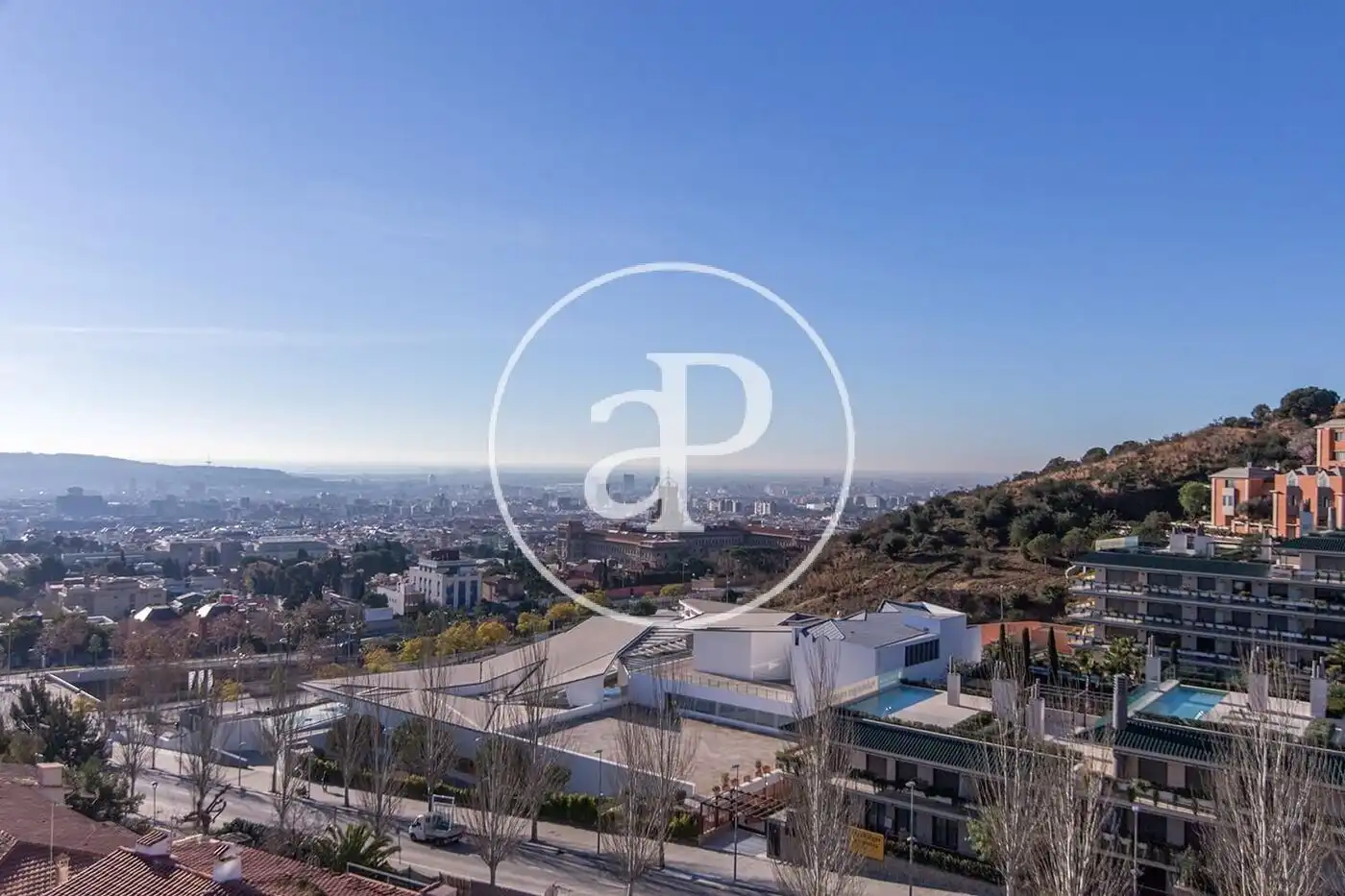 Außenansicht von Wohnung zur Miete in Barcelona mit Klimaanlage, Heizung und Möbliert