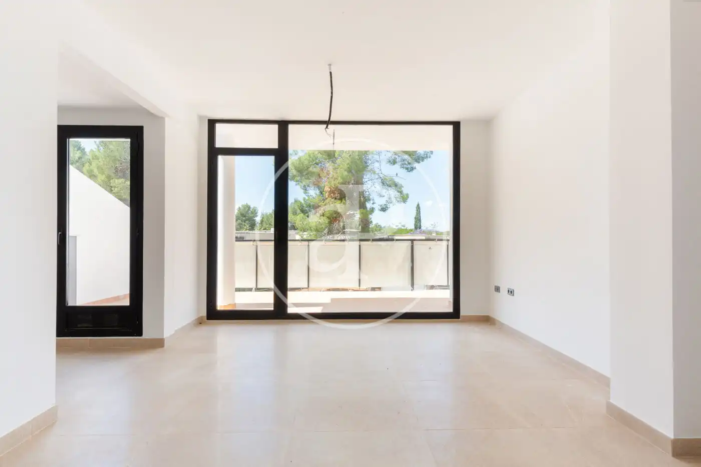 Casa adosada en venta en Chiva con Aire acondicionado, Calefacción y Jardín privado