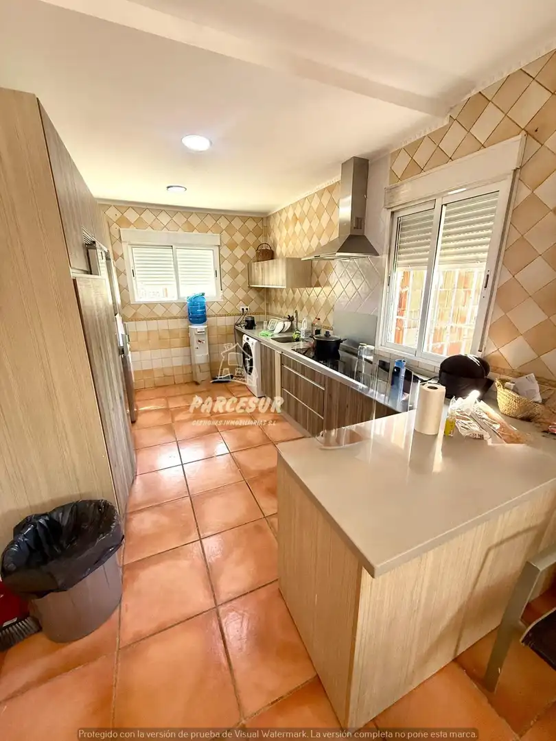 Cuina de Casa o xalet en venda en Córdoba amb Aire condicionat i Jardí privat