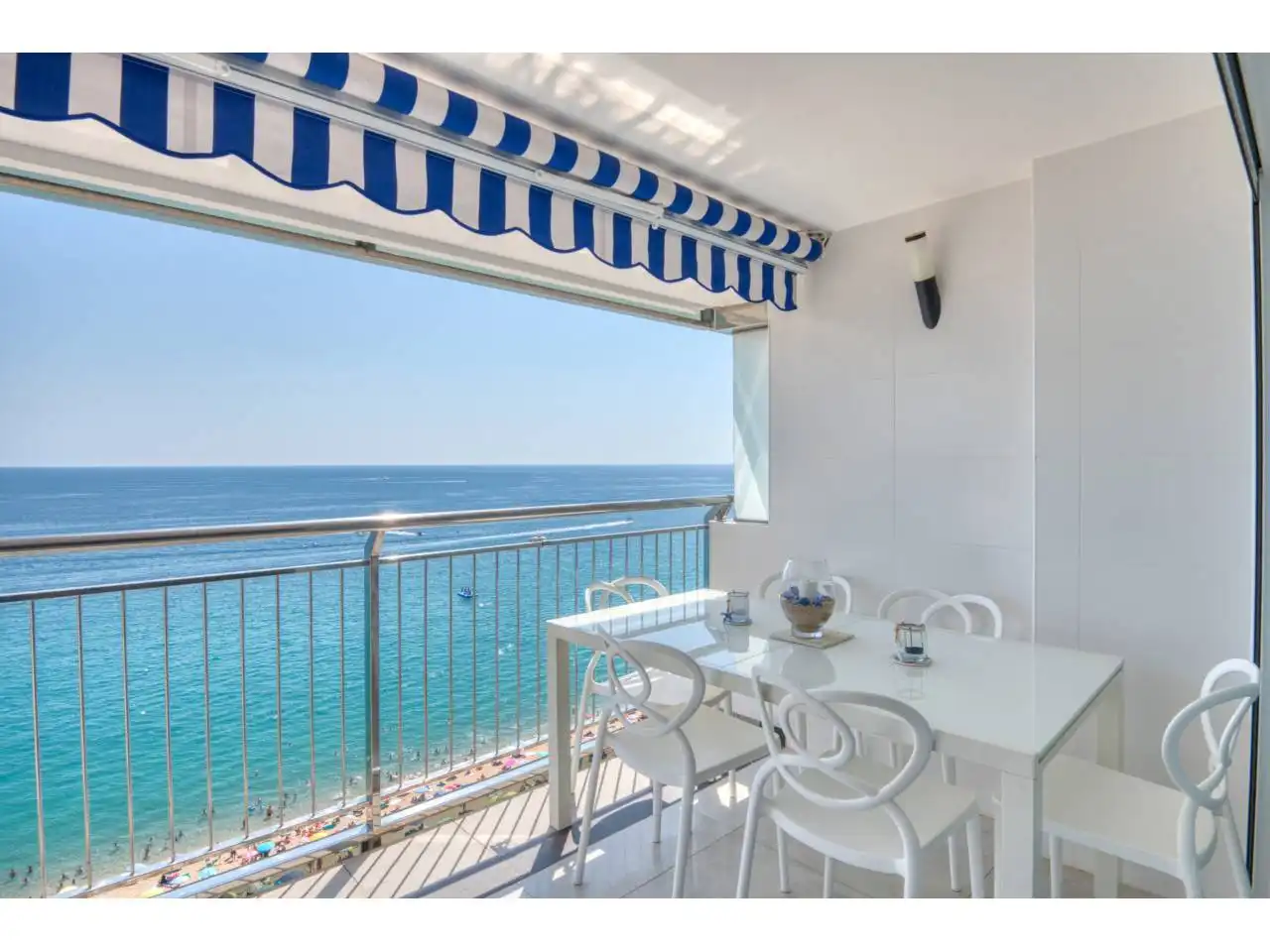 Terrasse von Wohnungen zum Verkauf in Castell d'Aro, Platja d'Aro i s'Agaró mit Terrasse, Balkon und Alarm