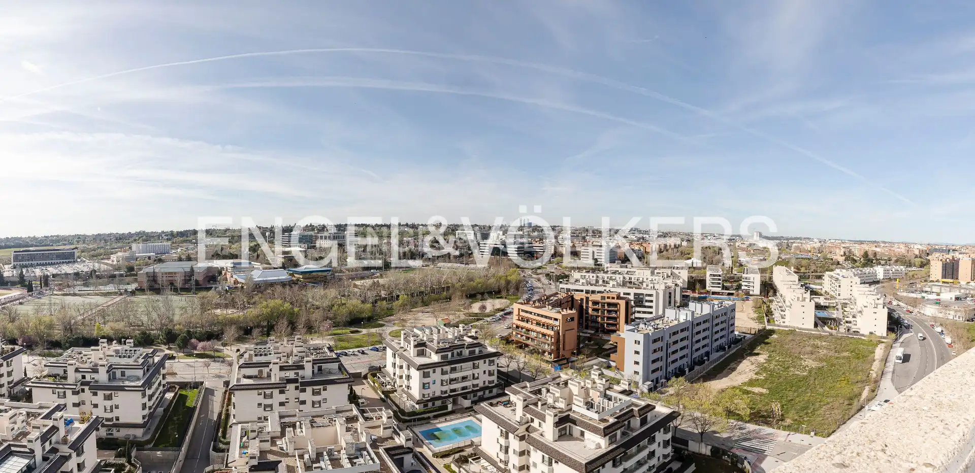 Vista exterior de Loft en venta en San Sebastián de los Reyes con Aire acondicionado, Calefacción y Piscina