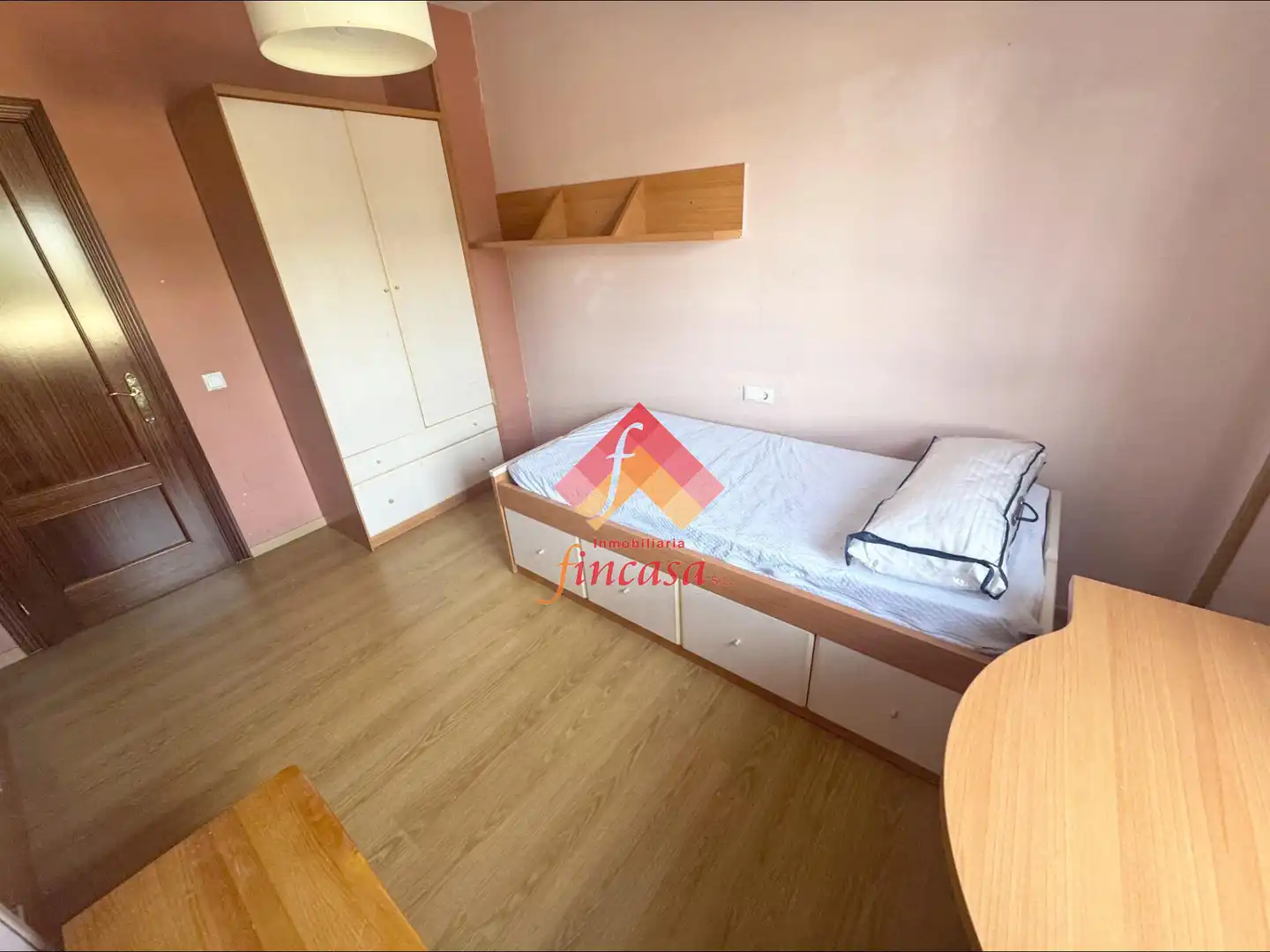 Bedroom of Flat for sale in Ronda  with Heating, Parquet flooring and Furnished