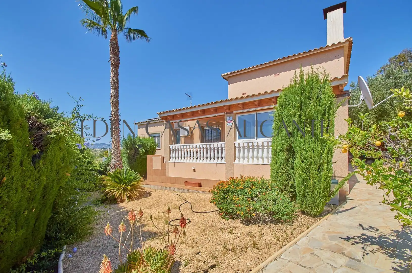Vista exterior de Casa o chalet en venta en Busot con Aire acondicionado, Calefacción y Jardín privado