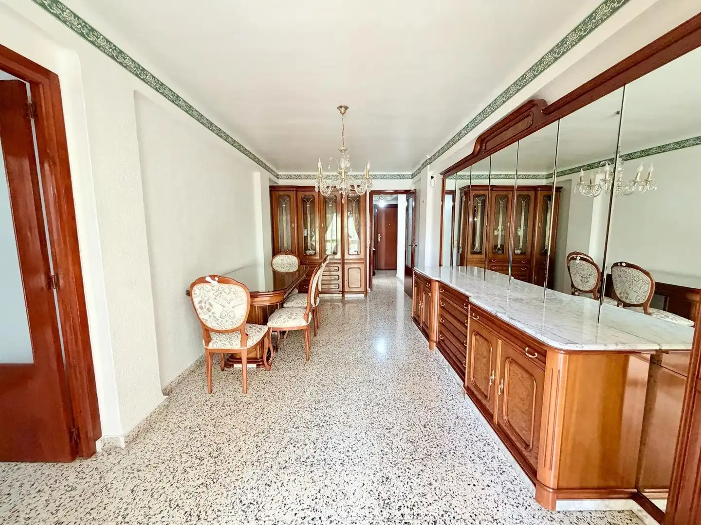 Comedor de Piso en venta en Málaga con Aire acondicionado, Terraza y Amueblado