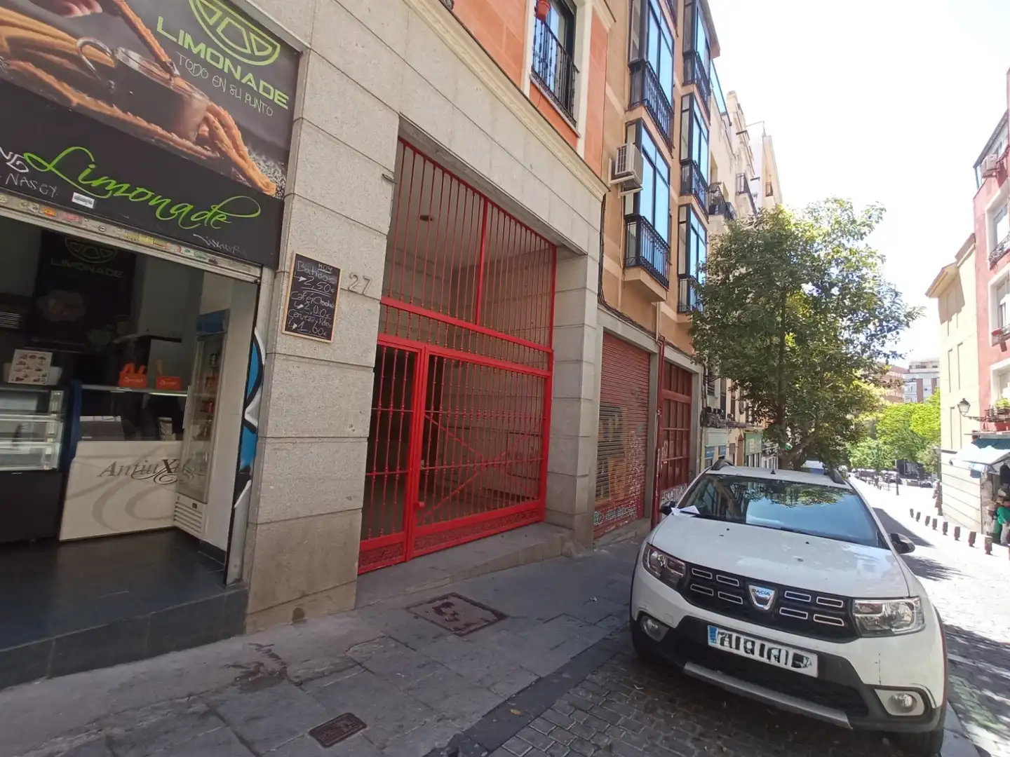 Exterior view of Garage for sale in Madrid