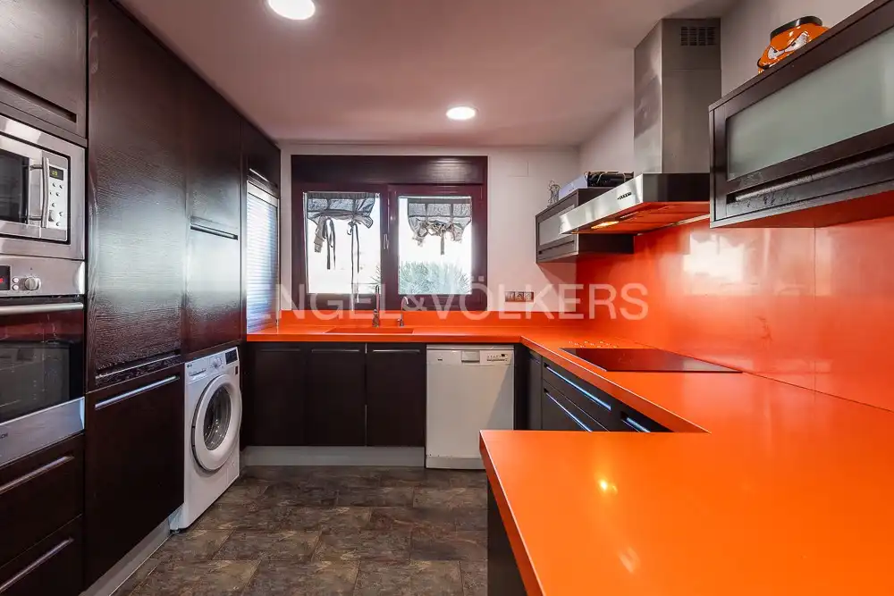 Kitchen of Houses for rent in Paterna  with Air Conditioner, Heating and Private garden