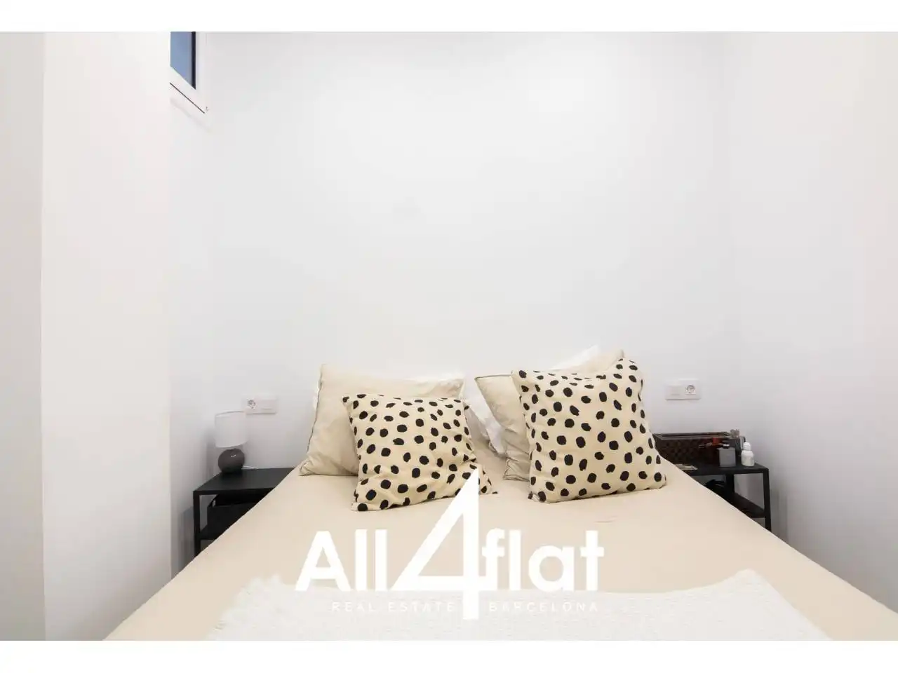 Schlafzimmer von Wohnung zur Miete in Barcelona mit Klimaanlage, Parkett und Möbliert
