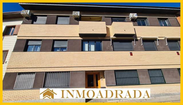 Piso en Venta en Juan Ramón Jimenez en La Adrada