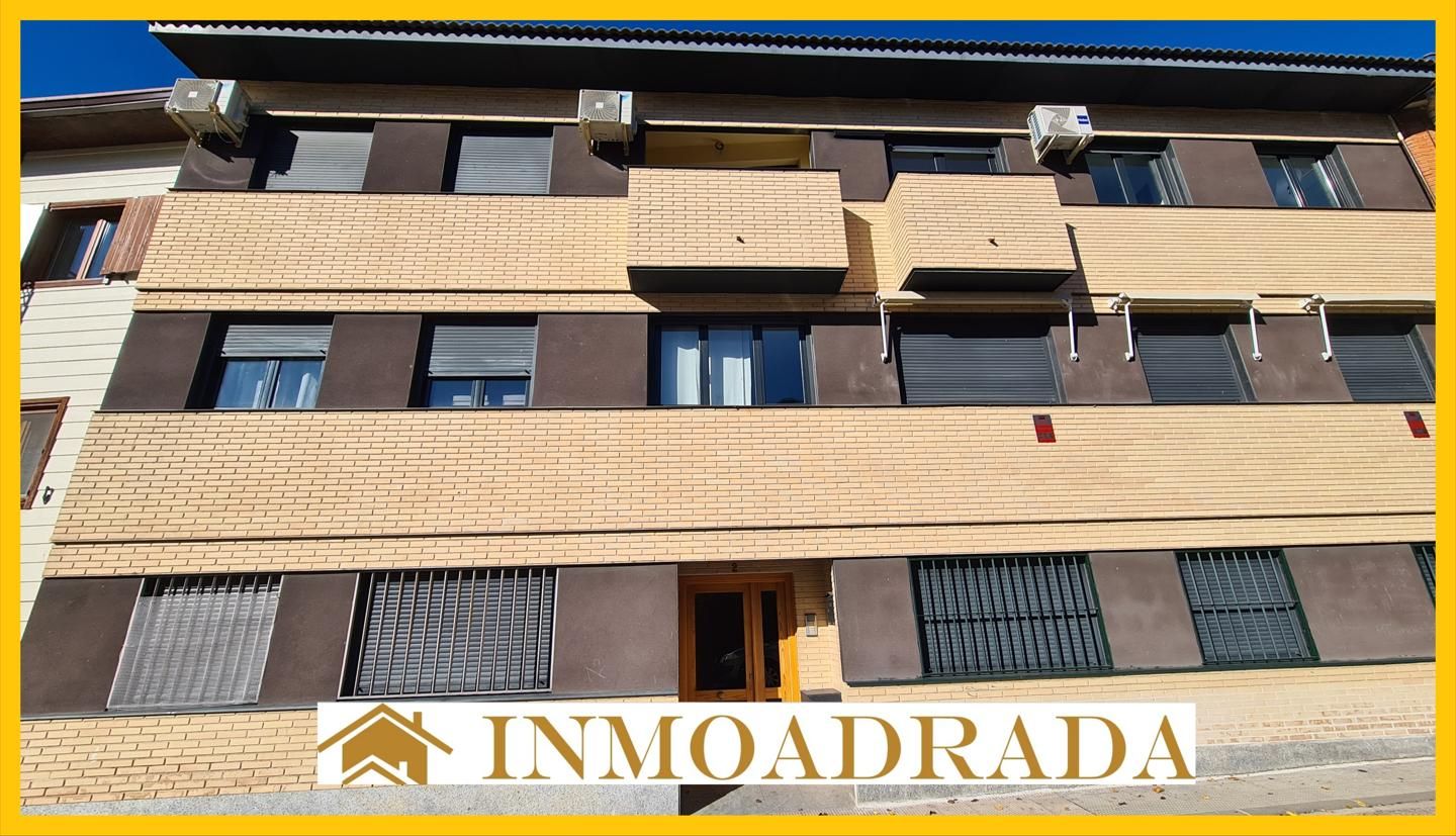 Exterior view of Flat for sale in La Adrada   with Community pool