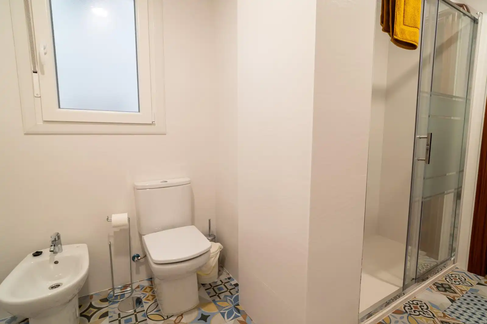 Badezimmer von Wohnung zur Miete in Santander mit Heizung, Möbliert und Ofen