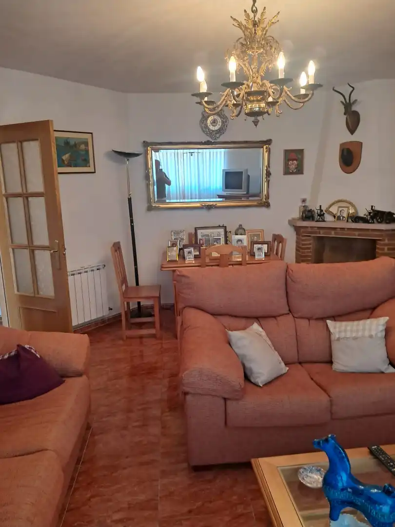 Sala de estar de Casa o chalet en venta en Santa María del Tiétar con Calefacción, Amueblado y Horno