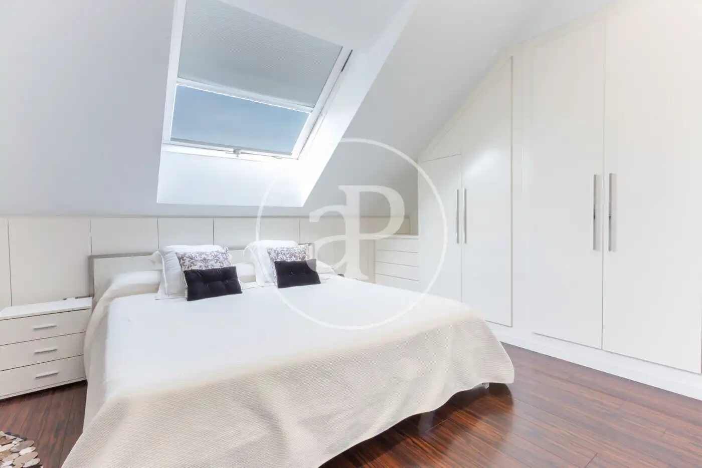 Schlafzimmer von Dachboden zum Verkauf in Valencia mit Klimaanlage, Heizung und Terrasse