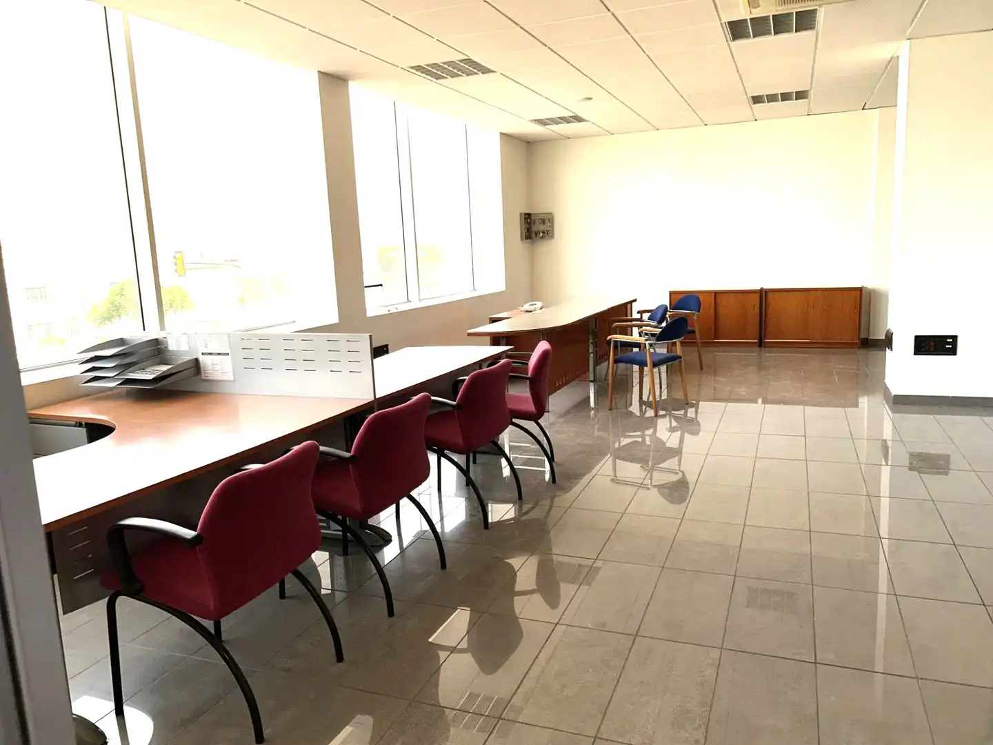Büro zur Miete in Málaga mit Klimaanlage, Heizung und Terrasse