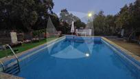 Swimming pool of House or chalet for sale in Badajoz Capital  with Air Conditioner, Private garden and Terrace