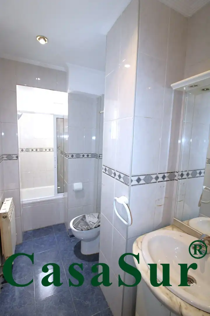 Bathroom of Apartments for sale in Valladolid  with Heating, Parquet flooring and Terrace