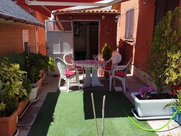 Casa amb piscina en venda a Calle el Fresno 13