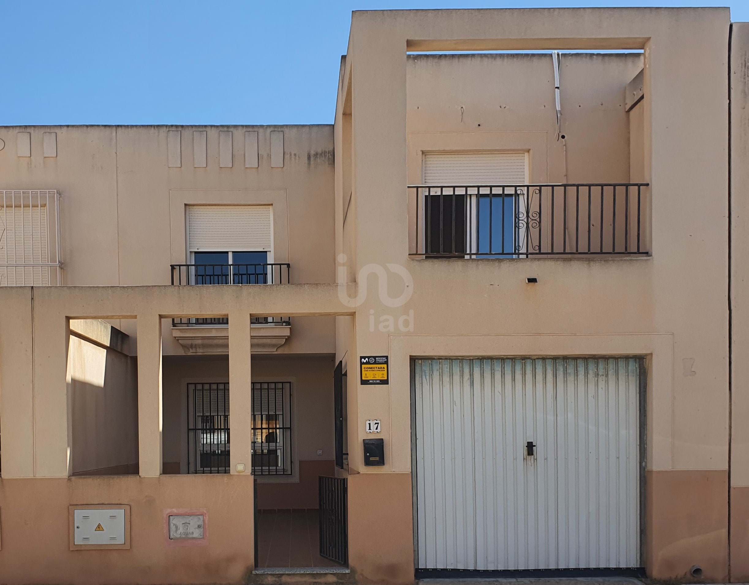 Vista exterior de Casa adosada en venda en Níjar amb Calefacció i Terrassa