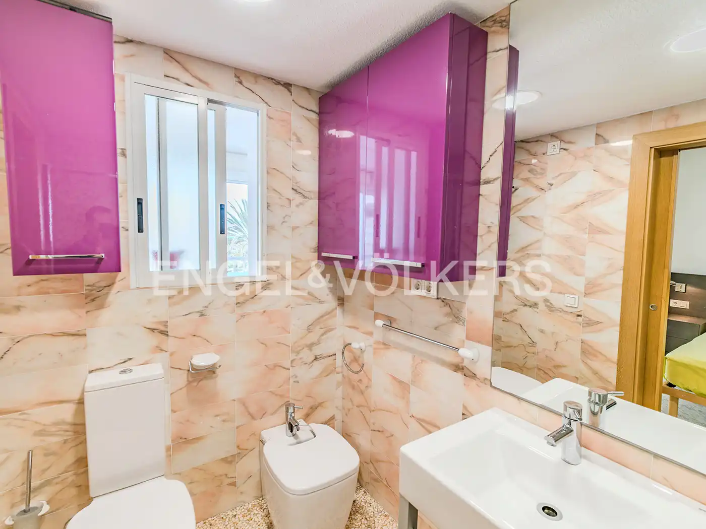 Badezimmer von Wohnung zum Verkauf in Alicante / Alacant mit Klimaanlage, Heizung und Gemeinschaftspool