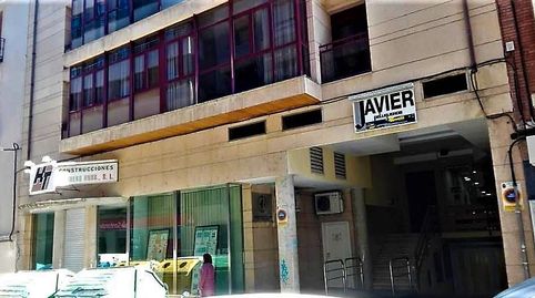 Una o dos plazas de garaje juntas en venta. Calle Colón, junto a Banco Santander. Finca reciente, cómoda rampa, puerta automática.