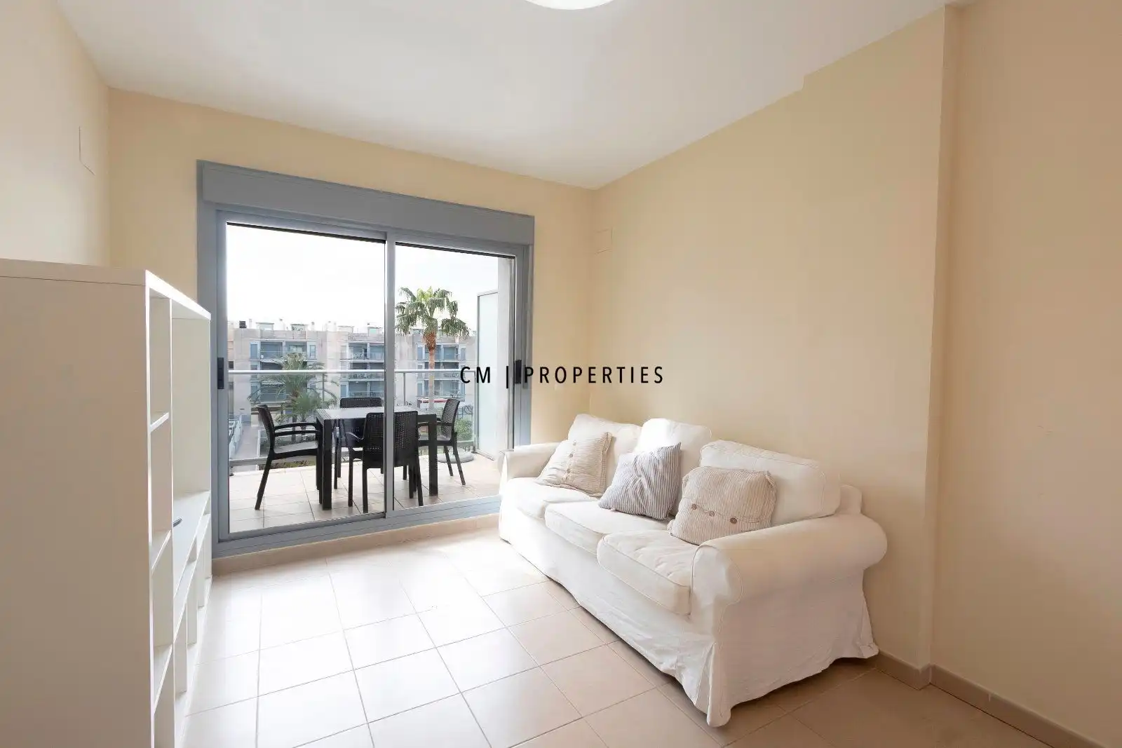 Attic for rent in Costa Brava, Almenara