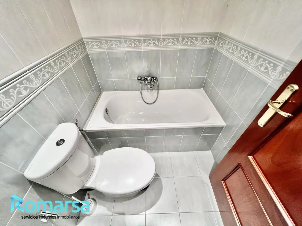 Piso de alquiler en Agustín Rodríguez Sahagún, Universidad