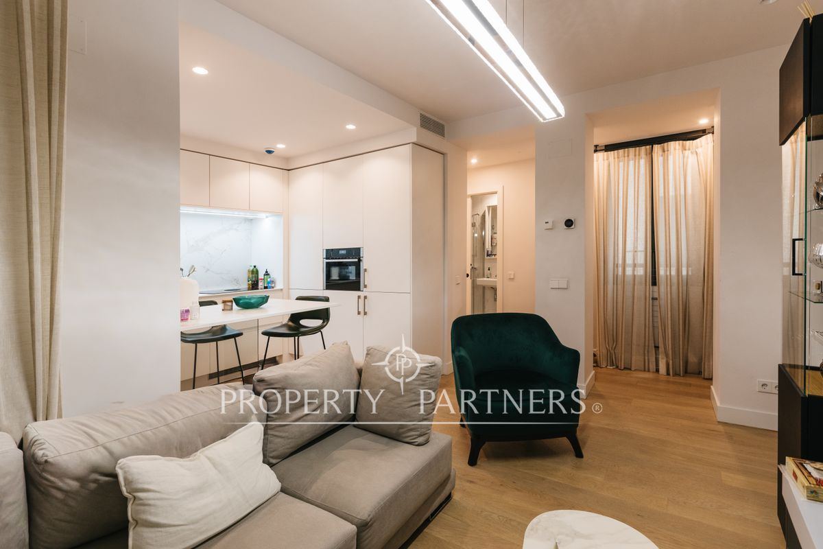 Living room of Apartment to rent in  Madrid Capital  with Heating, Swimming Pool and Furnished