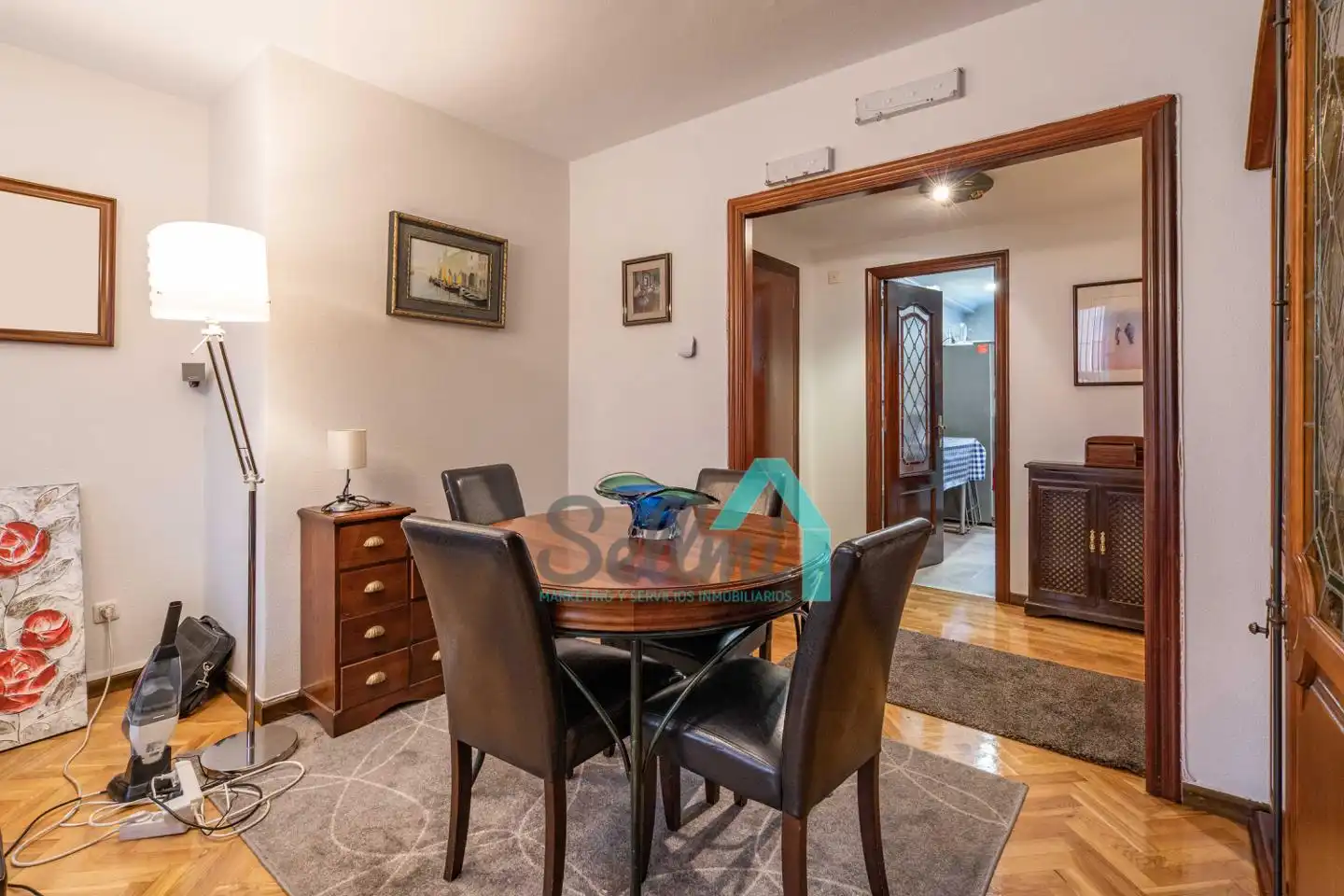 Dining room of Flat for share in Oviedo   with Heating, Parquet flooring and Furnished