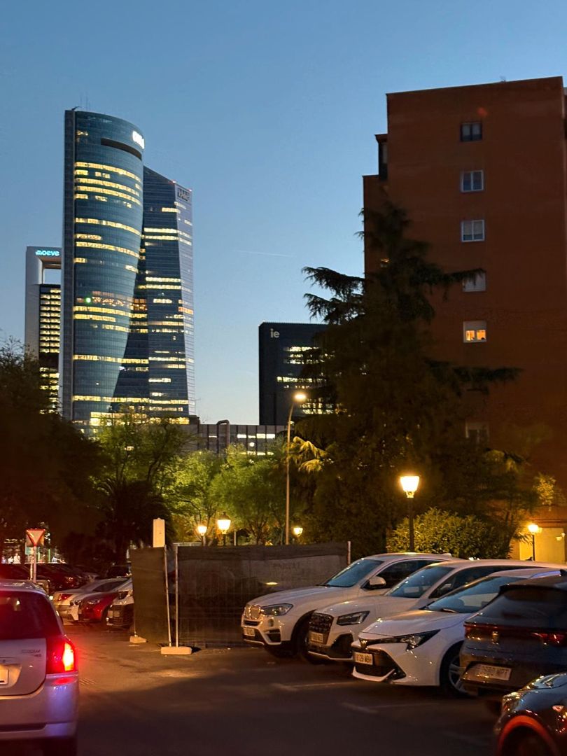 Vista exterior de Piso en venta en  Madrid Capital con Aire acondicionado, Calefacción y Parquet