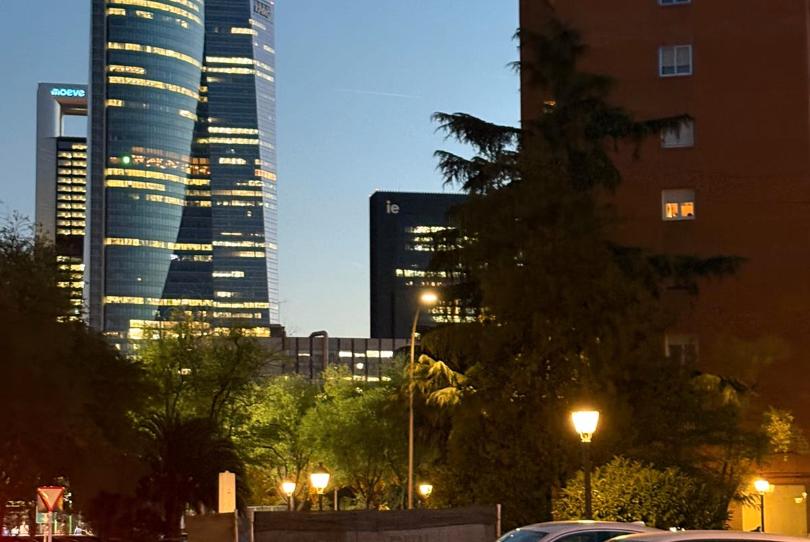 Foto 1 de Piso en venta en Avenida del Llano Castellano, Tres Olivos - Valverde, Madrid