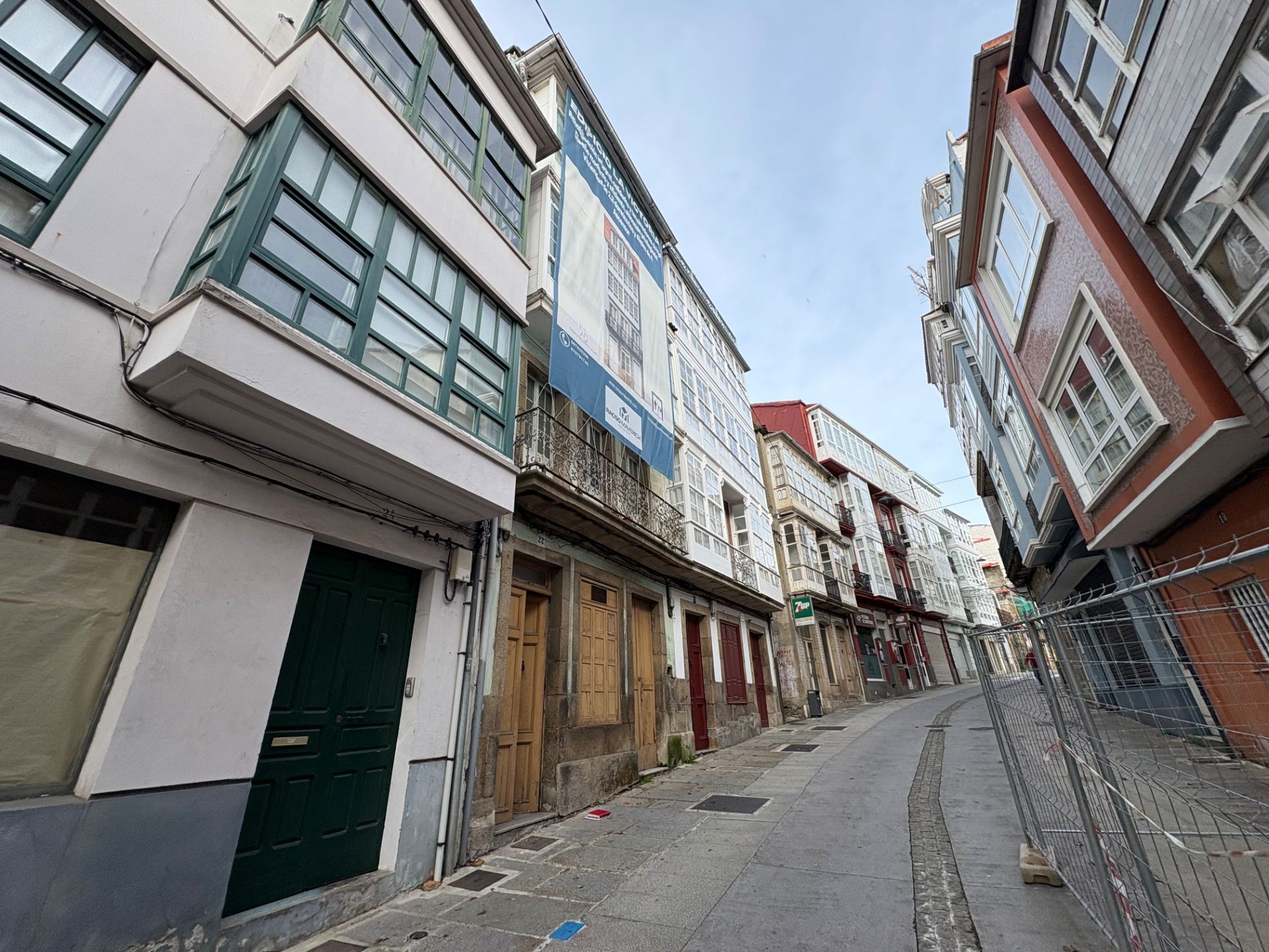 Vista exterior de Dúplex en venda en Ferrol amb Balcó
