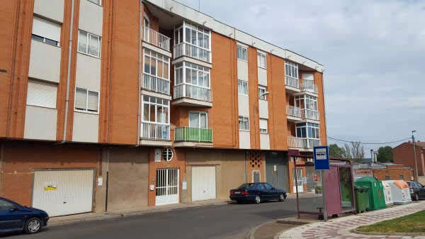 Vista exterior de Pis en venda en Villaquilambre