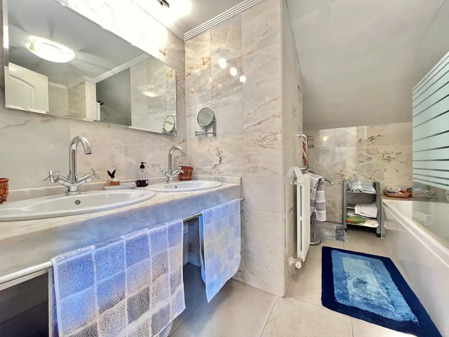 Badezimmer von Maisonette zum Verkauf in Zaragoza mit Klimaanlage, Heizung und Parkett