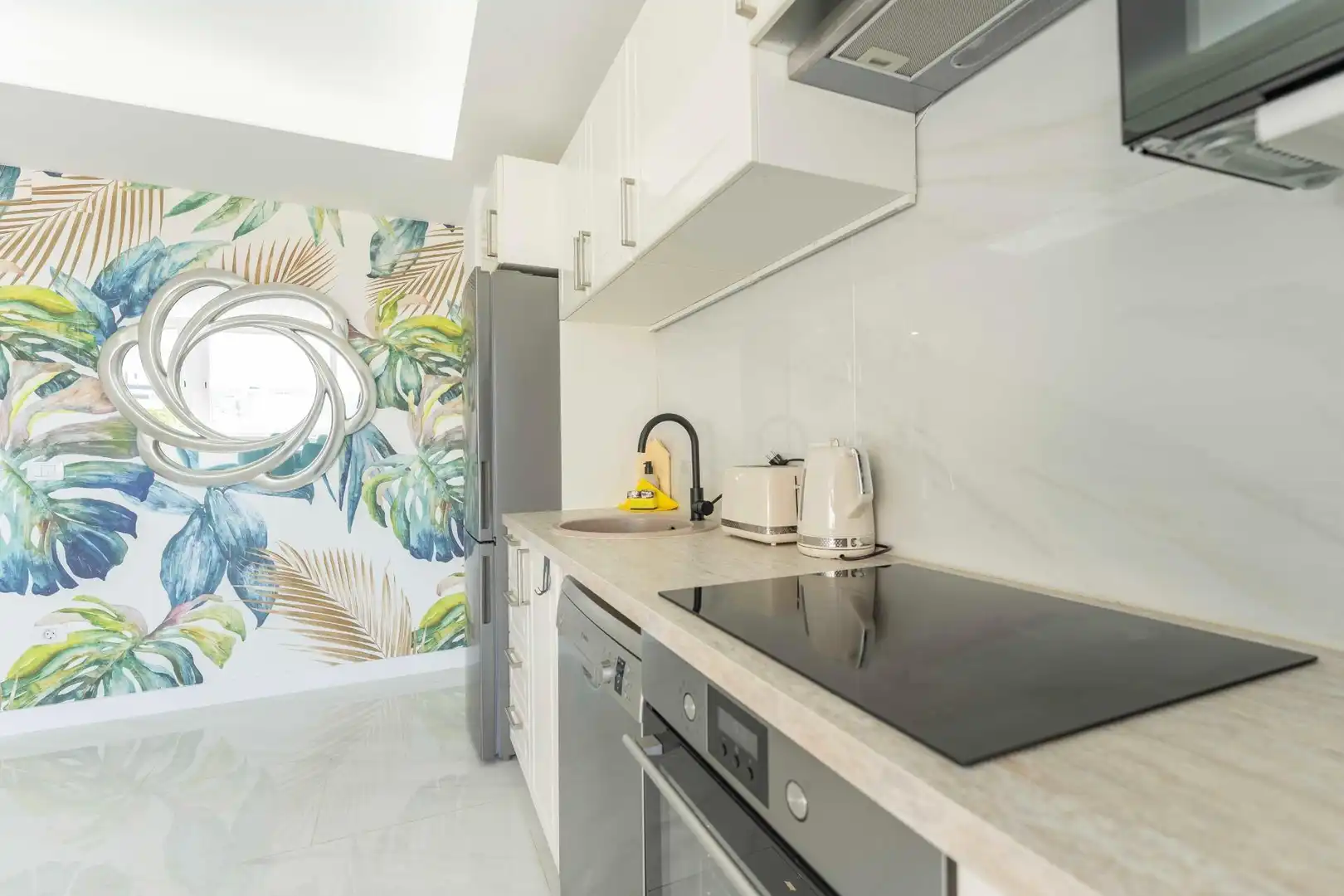 Cuina de Apartament en venda en Adeje amb Aire condicionat, Terrassa i Moblat