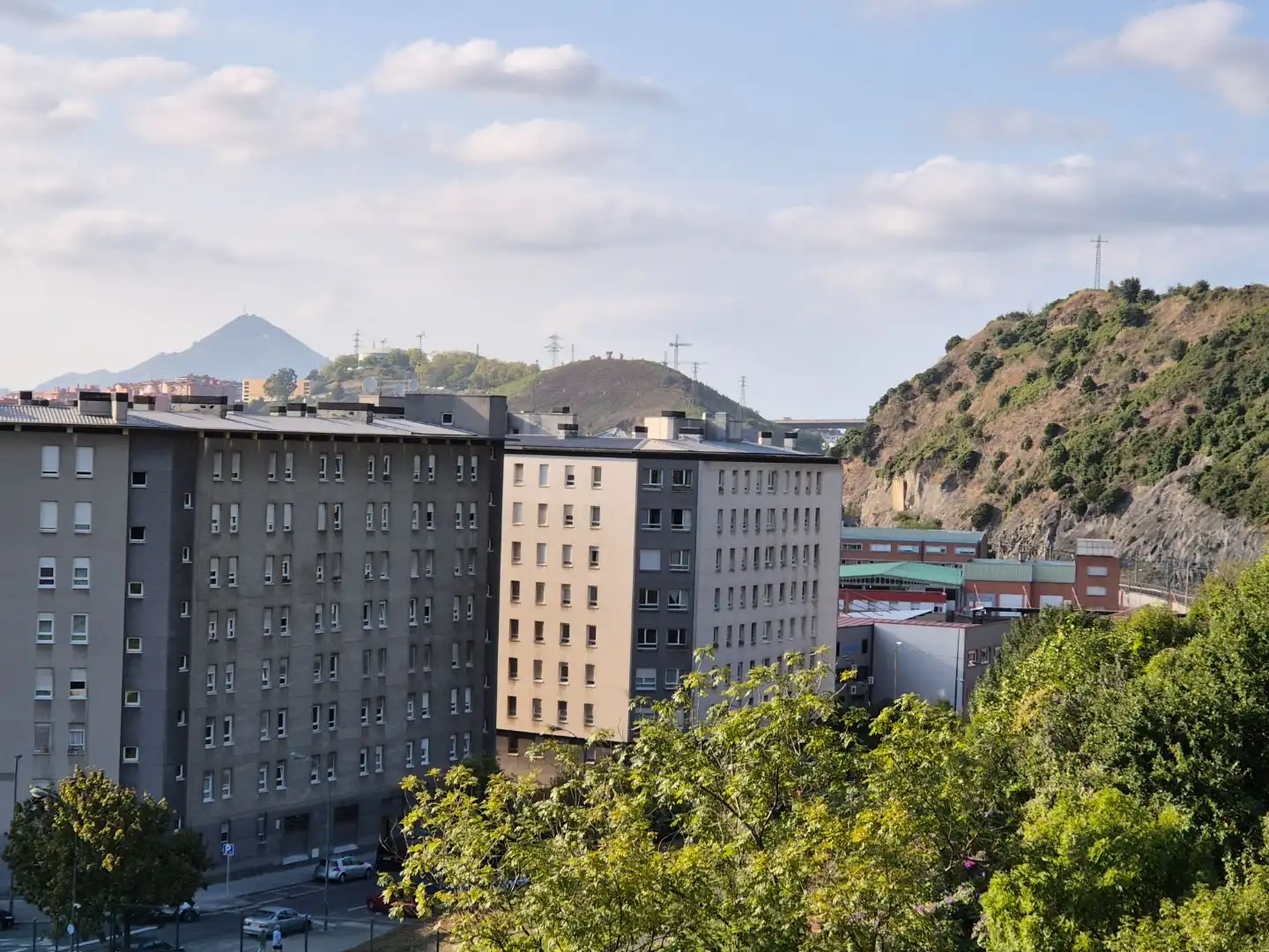 Vista exterior de Piso en venta en Bilbao  con Terraza y Balcón