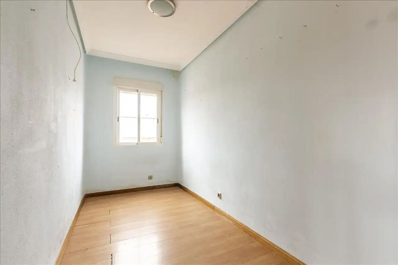 Bedroom of Flat for sale in Madrid
